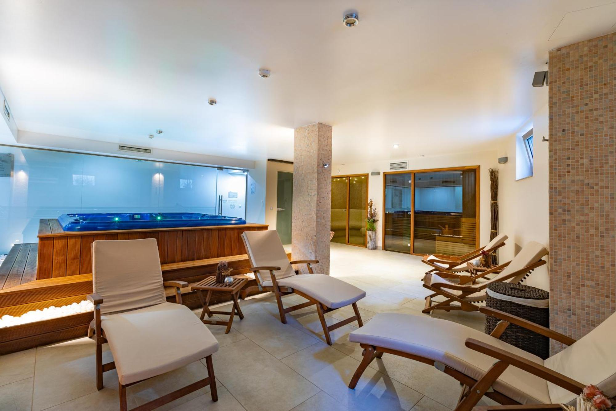 Hotel & Relax Zone Cattleya Krushuna Exterior foto
